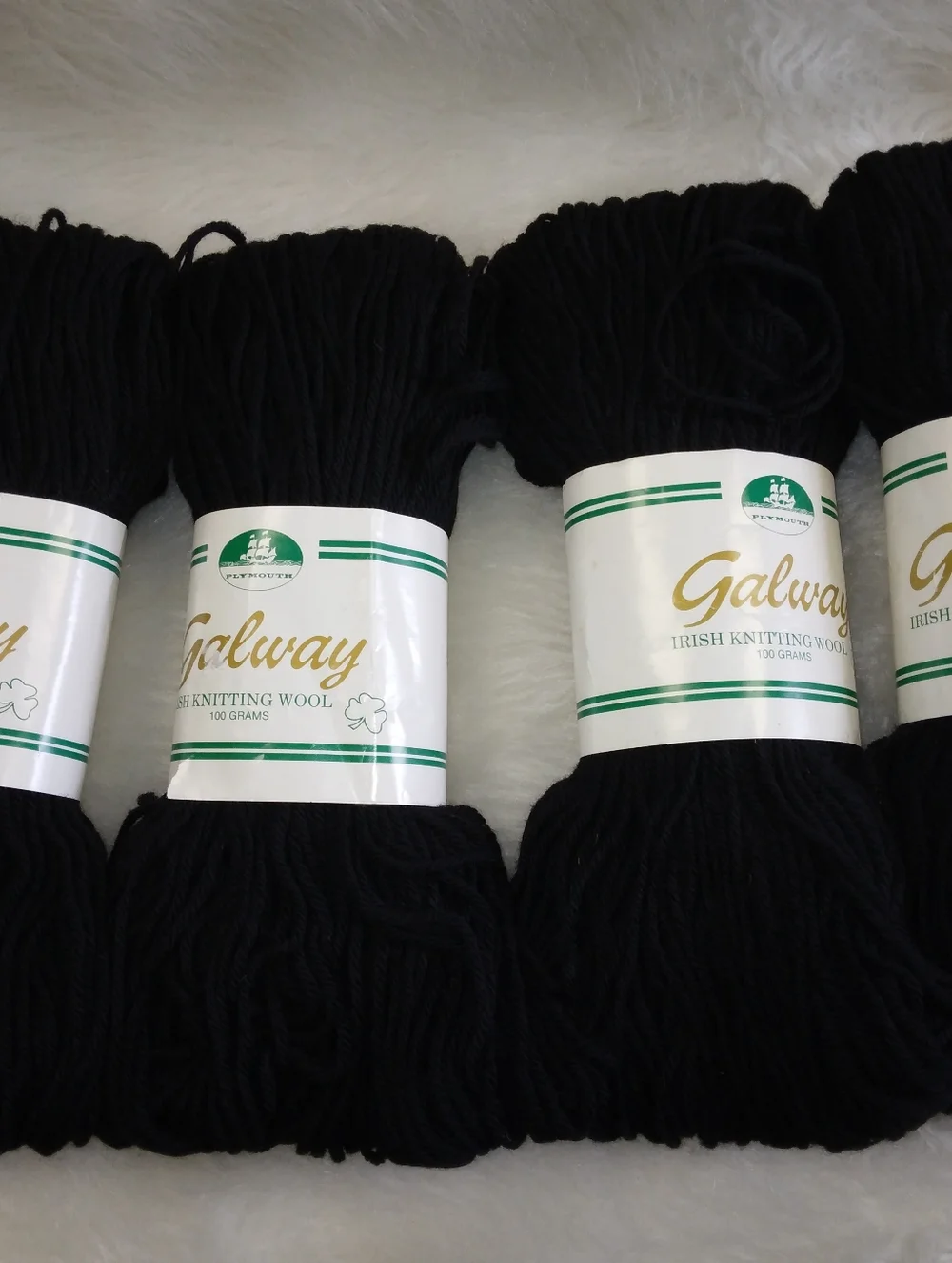YARN Galway Irish Knitting Wool, 4 Skeins 100 g Each, 100% Wool Black